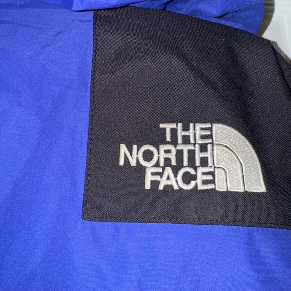 Vintage The North Face Mountain Jacket! - Picture 8 of 8
